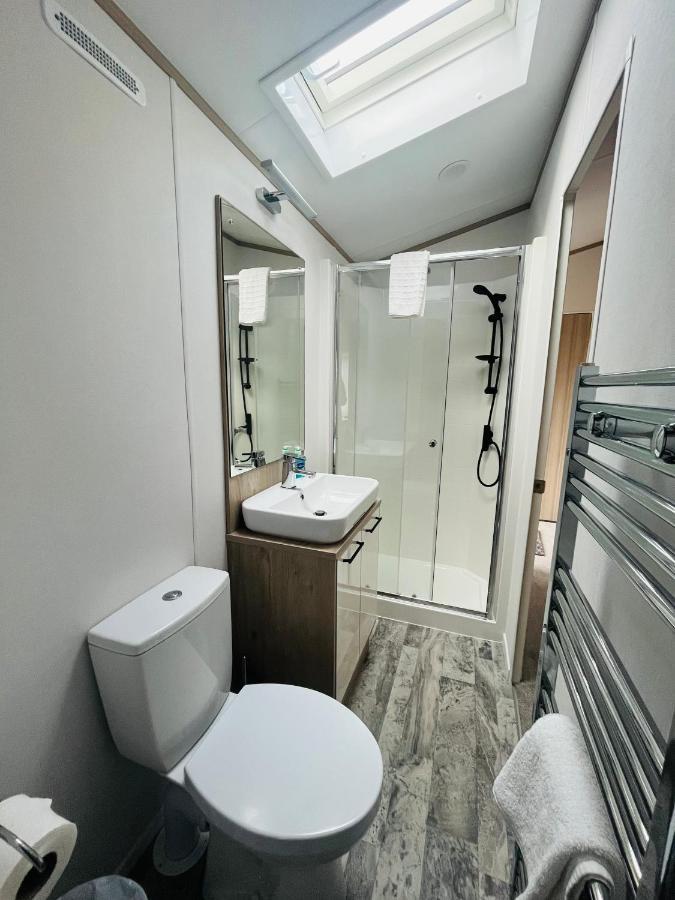 Silver Wood With Hot Tub *