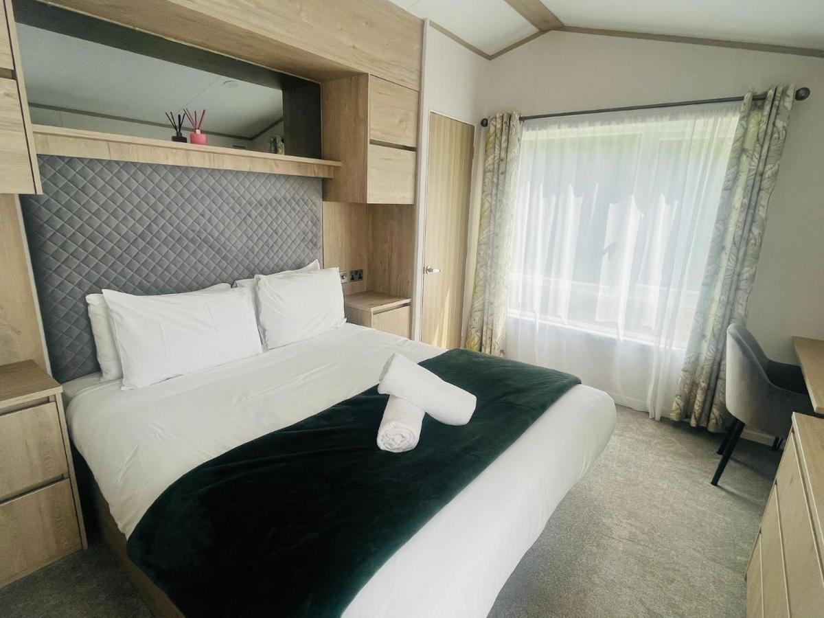 Silver Wood With Hot Tub Rumah liburan York