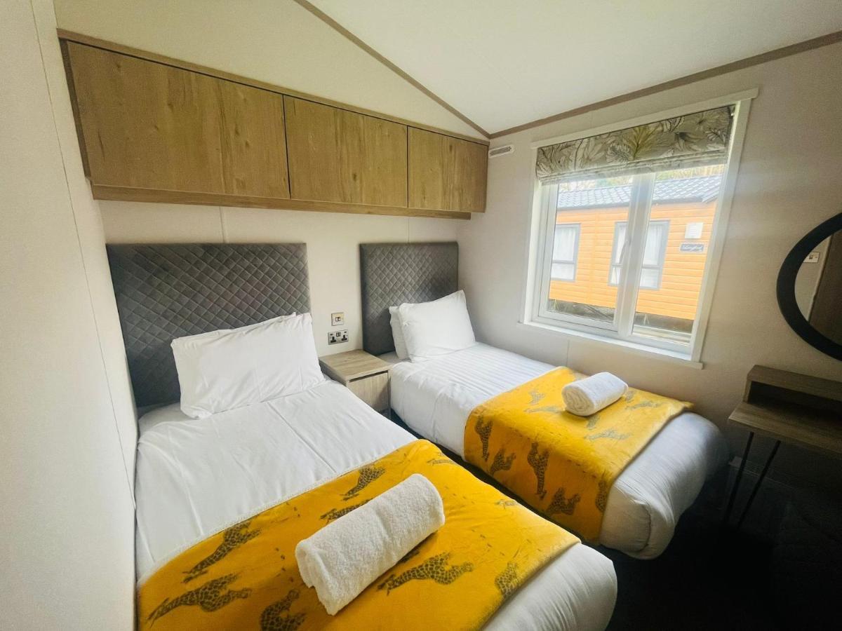 Silver Wood With Hot Tub Rumah liburan York